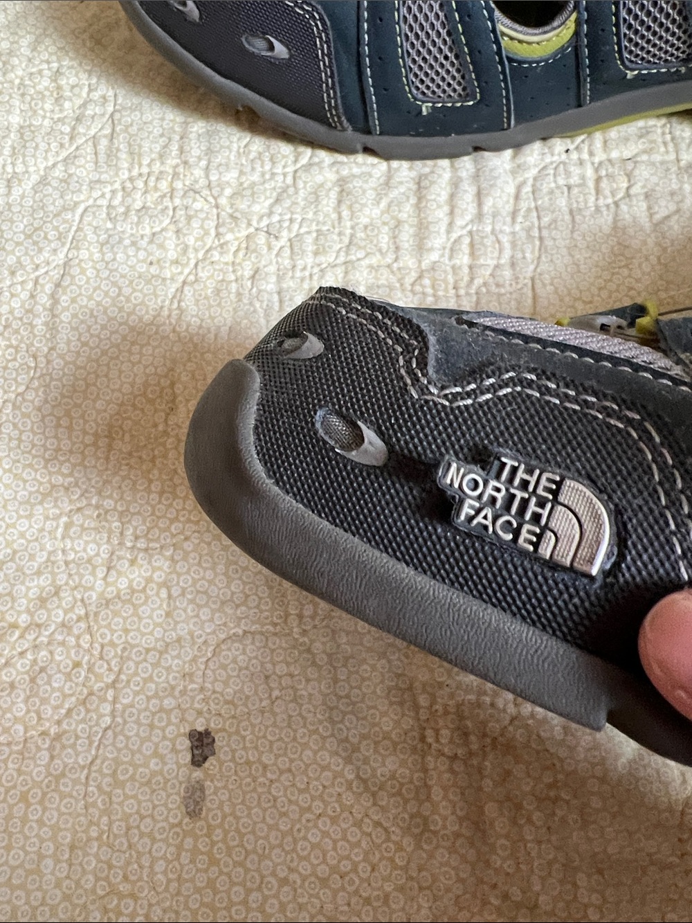 The North Face Men's Gray and Yellow Closed-Toe Hydrotrak Sandals - Picture 6 of 11
